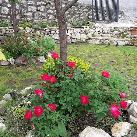 Il Giardino فندق مبيت وإفطار Pacentro